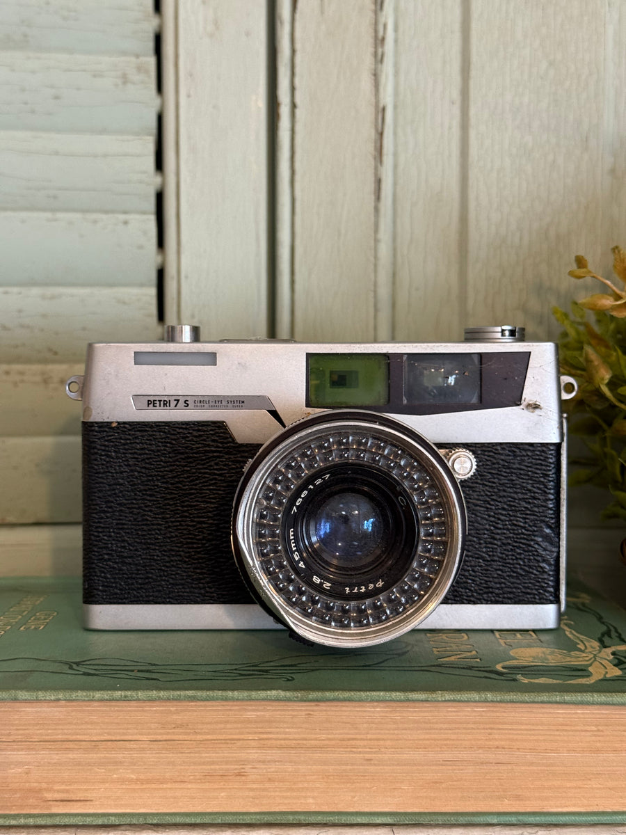 PETRI 7S コンパクトフィルムカメラ Vintage Petri 7S Camera – The Gentleman's Stache, DBA Mercantile 1858