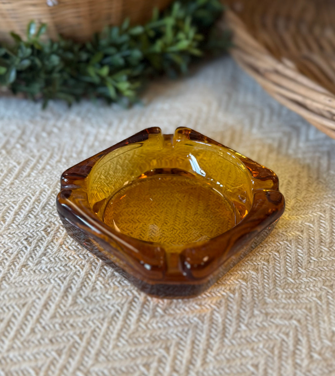 Vintage MCM Amber Glass Ashtray – The Gentleman's Stache