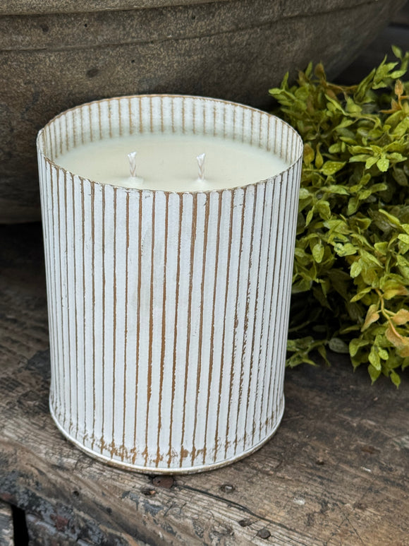Amber + Oak Moss 40oz Soy Candle in Metal Tin