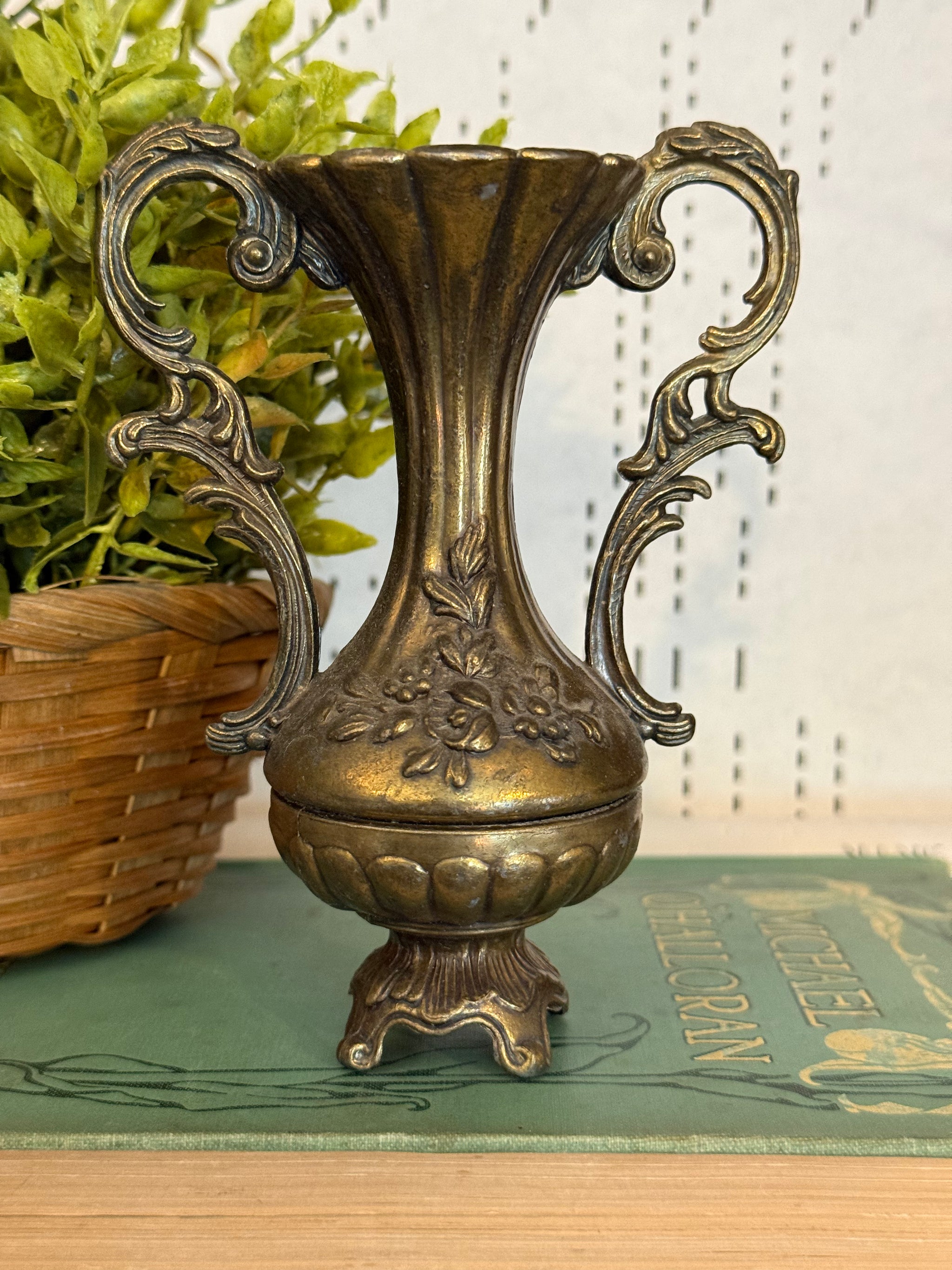 Vintage Brass – The Gentleman's Stache, DBA Mercantile 1858
