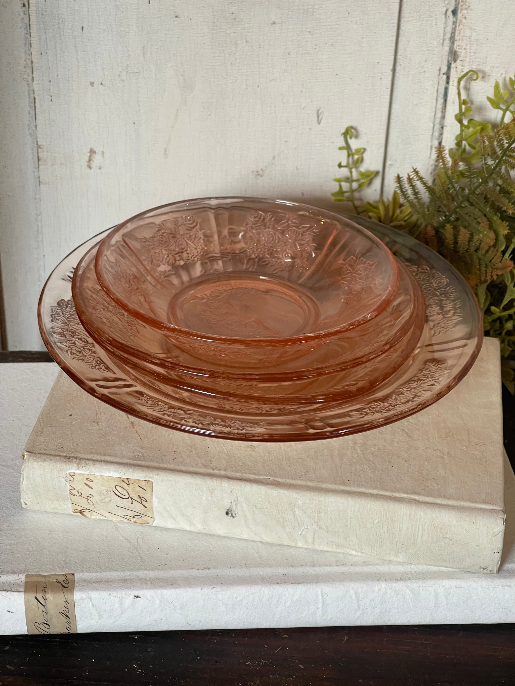 アンティーク　ピンクベア Vintage Pink Depression Glass Saucer – The Gentleman's Stache, DBA