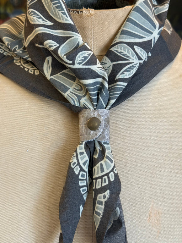 Light Gray Leather Bandana Slide