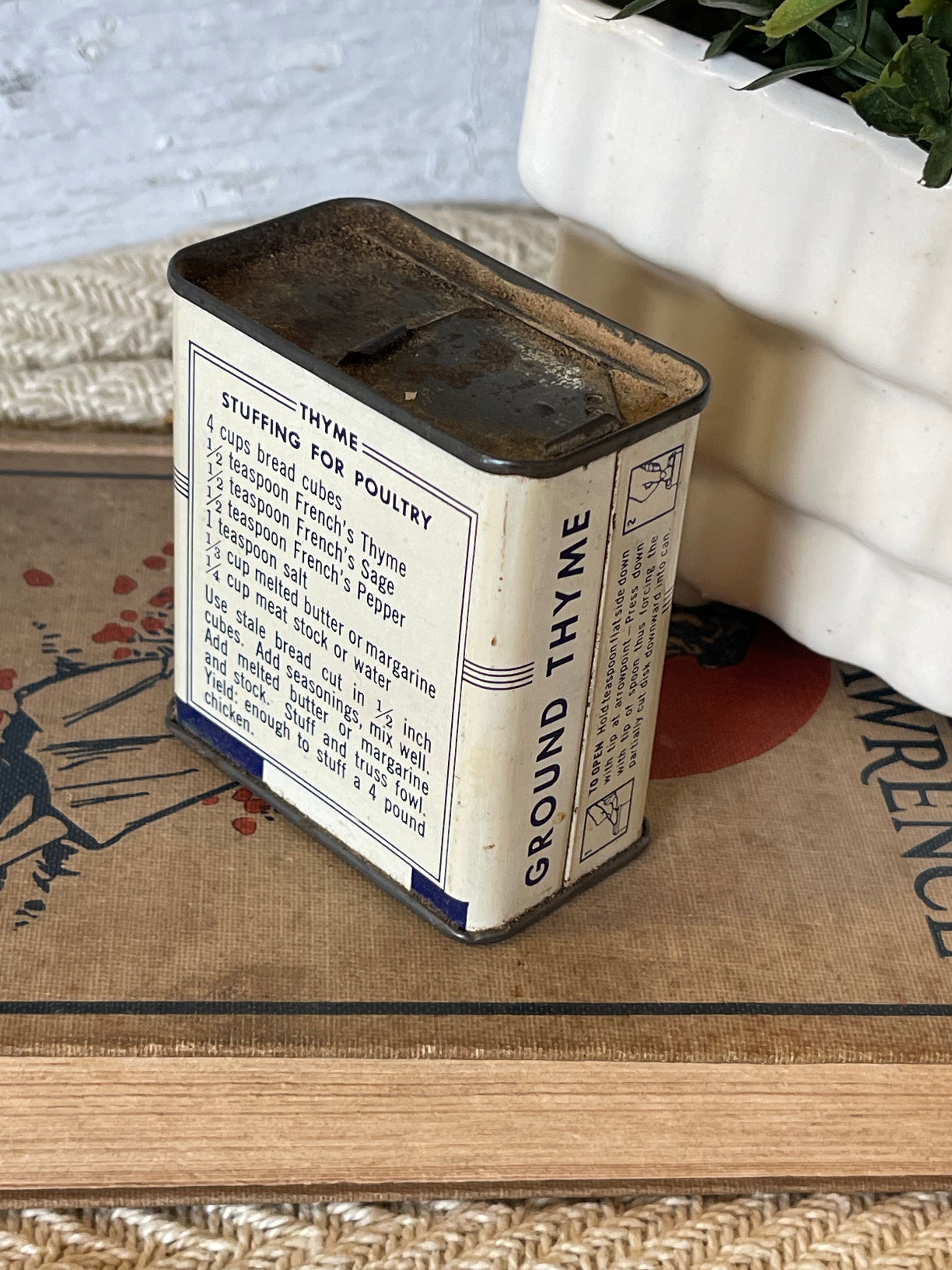 Vintage Spice of Life Sage Tin – The Gentleman's Stache, DBA