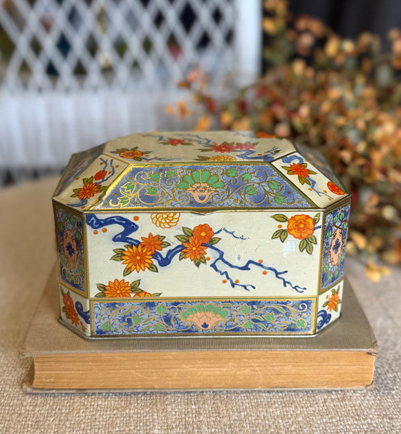 Vintage Made in England Tin w/ Lid