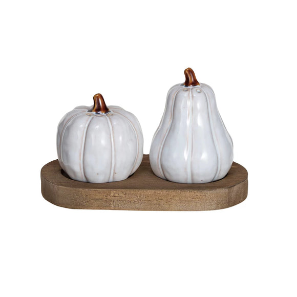 Stoneware Pumpkin Salt & Pepper Shaker Set w/ Wood Tray