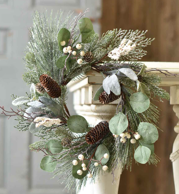 White Yule Berry & Pine Candle Ring