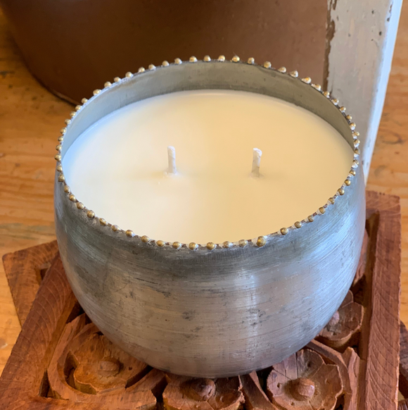 White Tea + Ginger 20oz Soy Candle in Metal Container