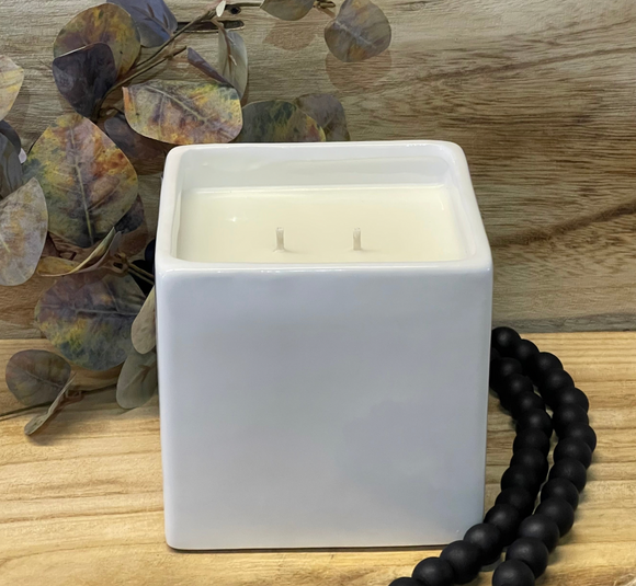 Amber Wood + Vetiver 32oz Soy Candle in Pottery