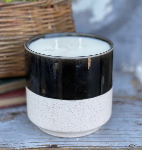 White Peppercorn + Chai 32oz Soy Candle in Pottery
