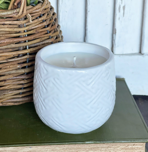Country Linen 10oz Soy Candle in Pottery
